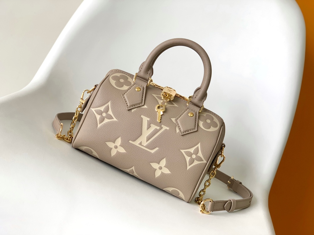 Louis Vuitton LV Classic Handbag Premium Canvas Model M23949 Padlock Detail Office Commute New Arrival